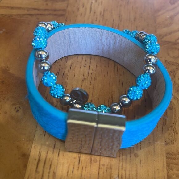 BLUE & Silver Fur Rustic Cuff! - Picture 16 of 16